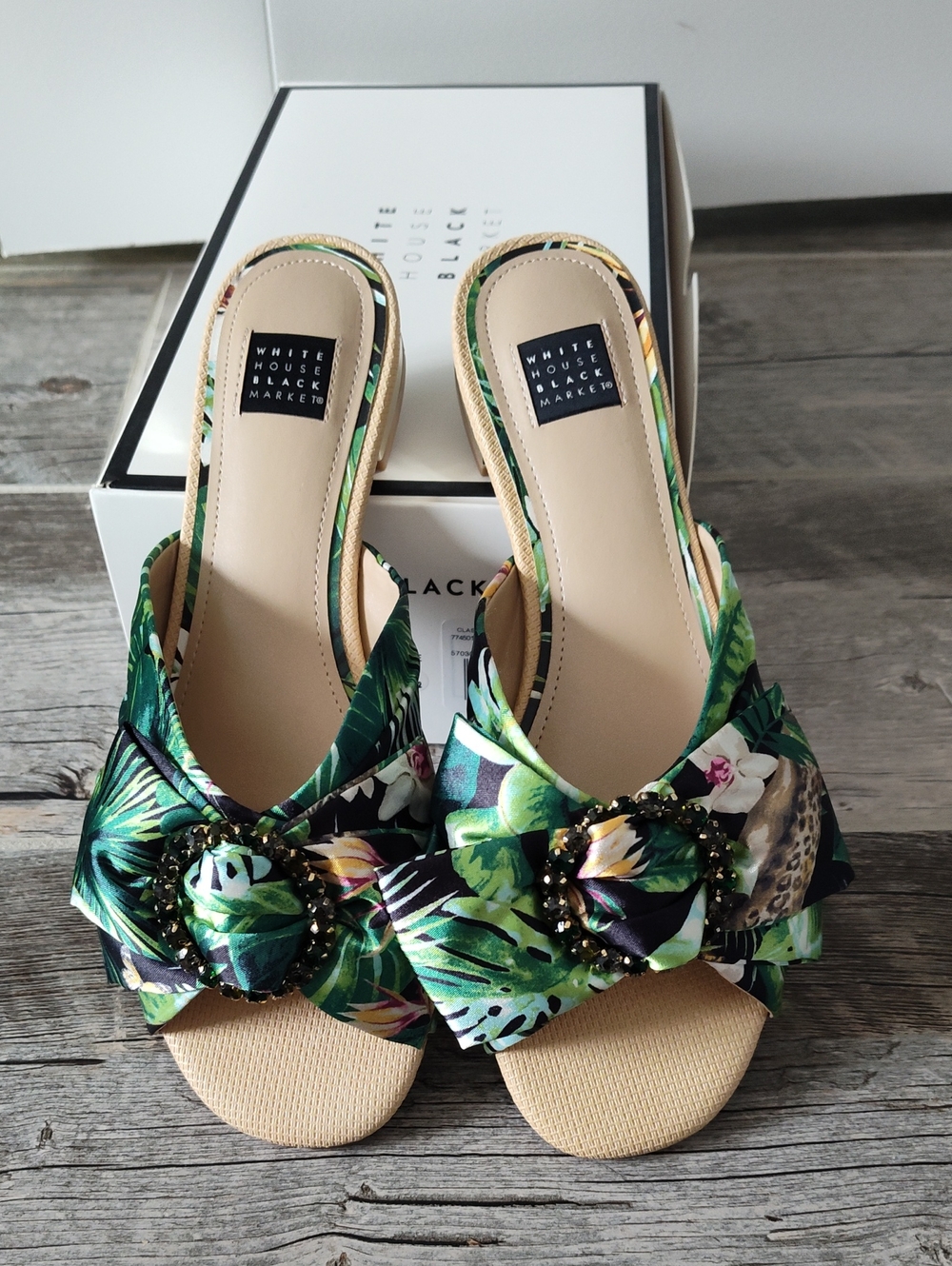 White House Black Market Green Tropical Knot Slide Sandals